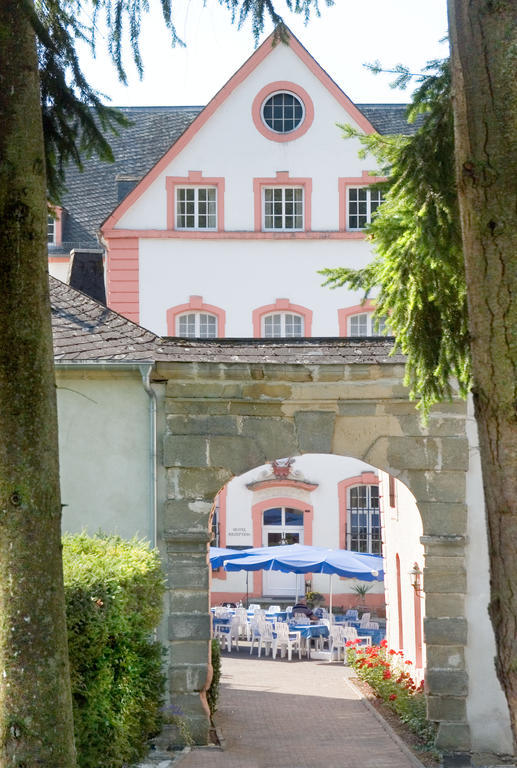 Hotel Burg Bollendorf Bagian luar foto